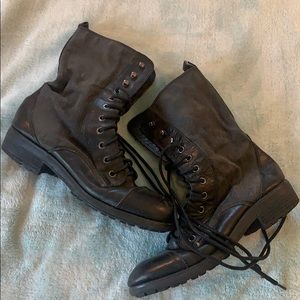 Steve Madden black grey combat boots leather zip